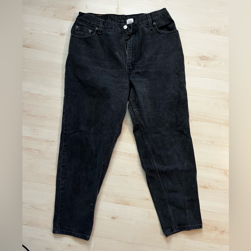Women’s vintage Levi 550s size 16